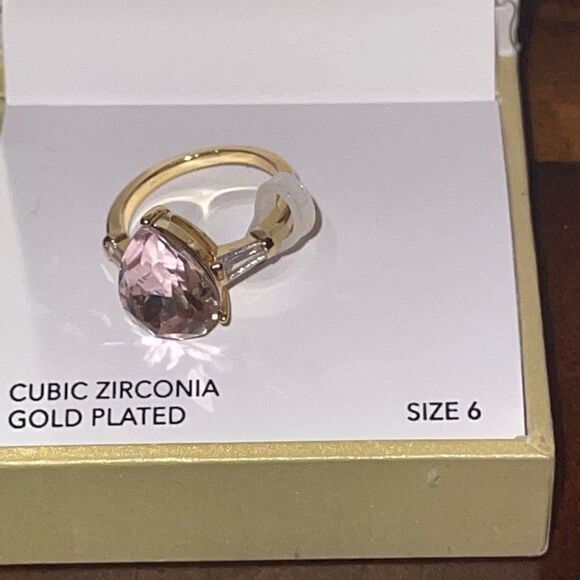 New in box CHARTER CLUB gold Plate pink and clear Cubic Zirconia tear drop Ring - Picture 3 of 9